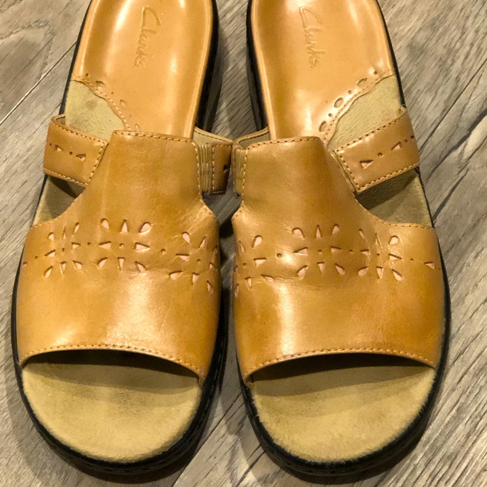 Clarks leather sandals. Size 7